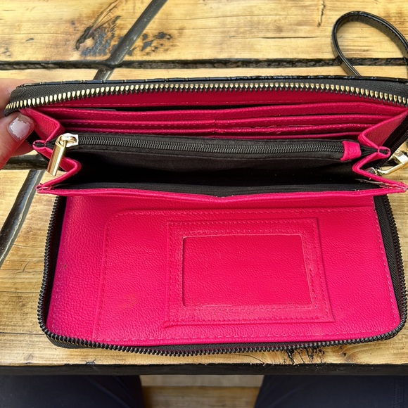 Betsey Johnson Black Wristlet - Picture 3 of 4